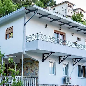 Grandma's , Gjirokastër 阿尔巴尼亚