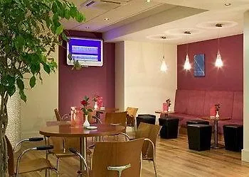 伦敦希思罗机场宜必思酒店 英国